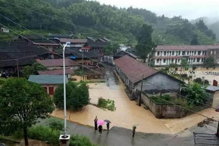 梦见山洪暴发逃跑是什么意思
