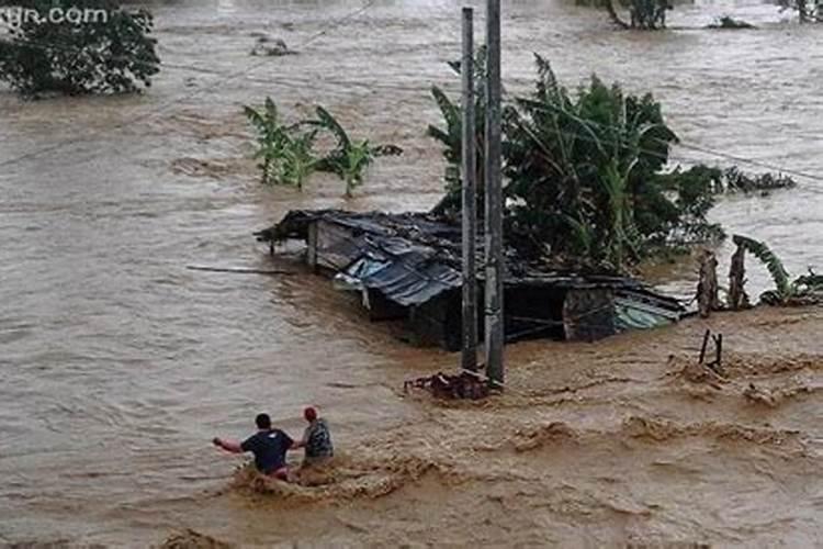 梦见突然涨洪水还淹死了很多人