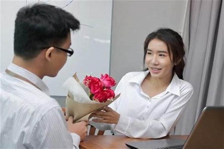 梦到坟墓墓碑预示着什么
