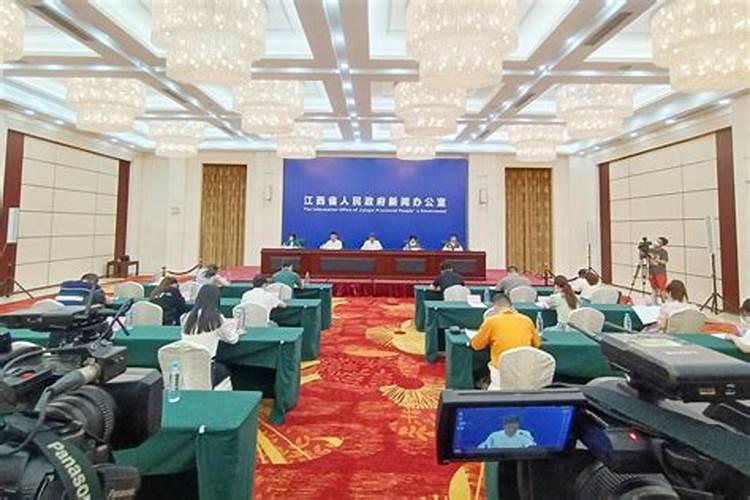2025年属鸡男的全年运势如何