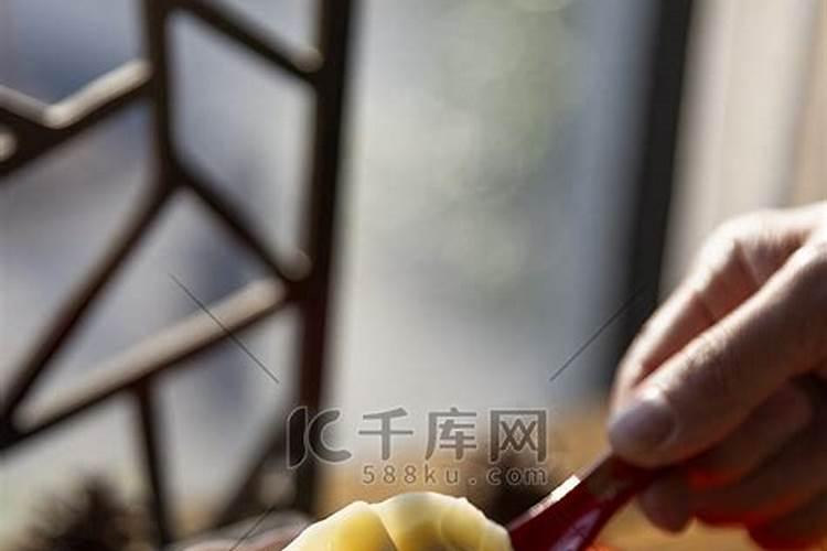 梦见老婆被水冲走了