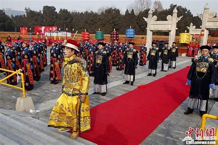 明清两朝皇帝于 前往天坛祭天,于 前往地坛祭地,在明清以前,历史...