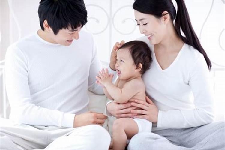 小孙子再过两个星期该出生了,现在是润4月,要在哪个时候剖腹出来才更好...