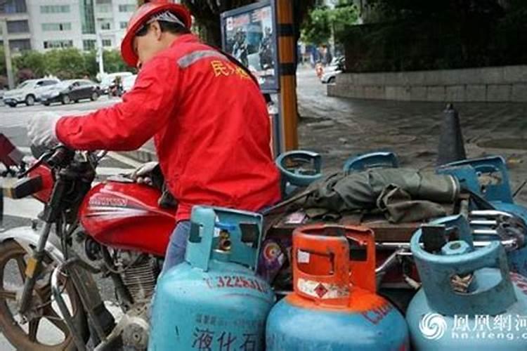 过年时的民俗民风