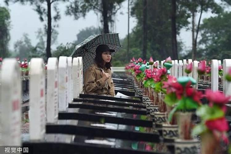 梦见在陌生地方找不到回家的路