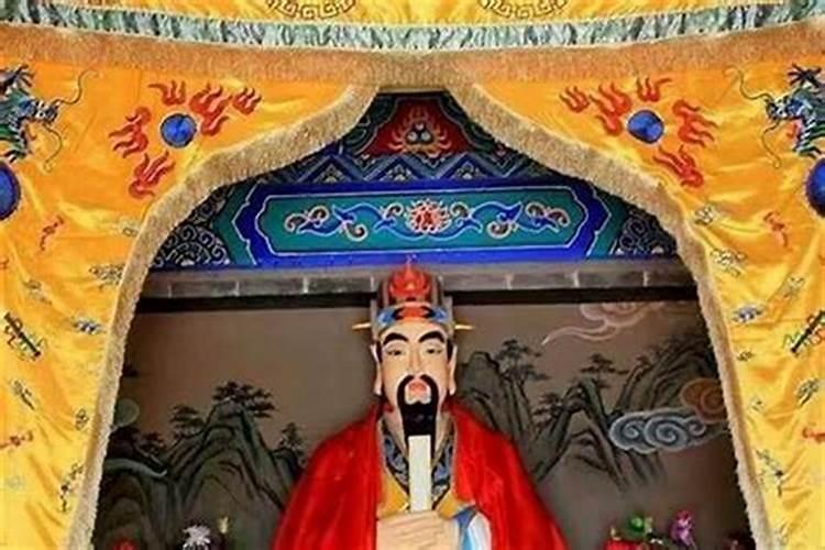 梦见一群狗围着自己但没咬