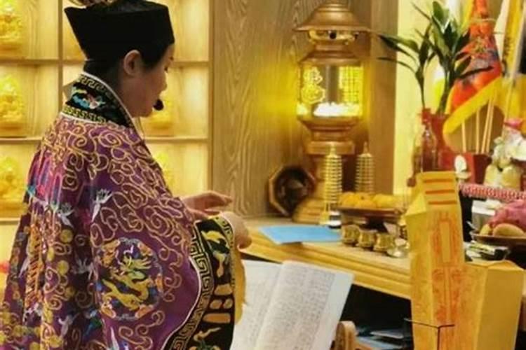 梦见老婆光着身子坐床上的预兆