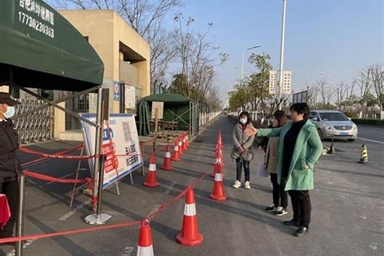 梦见奶奶摔跤