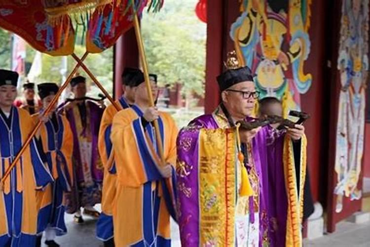 梦见亲戚是什么意思和预兆 梦到亲戚好不好
