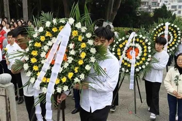 给死去的人买花环什么意思？