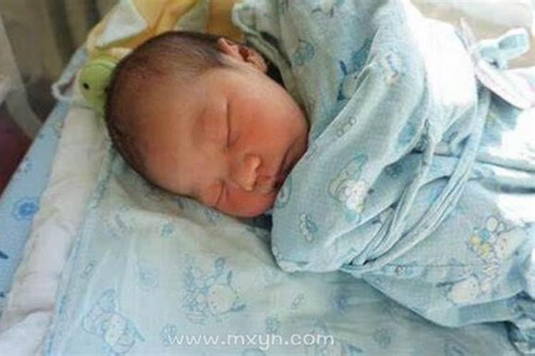 梦见亲人生男孩子意味着什么