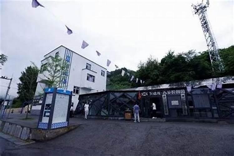 梦见下楼梯摔倒的预兆