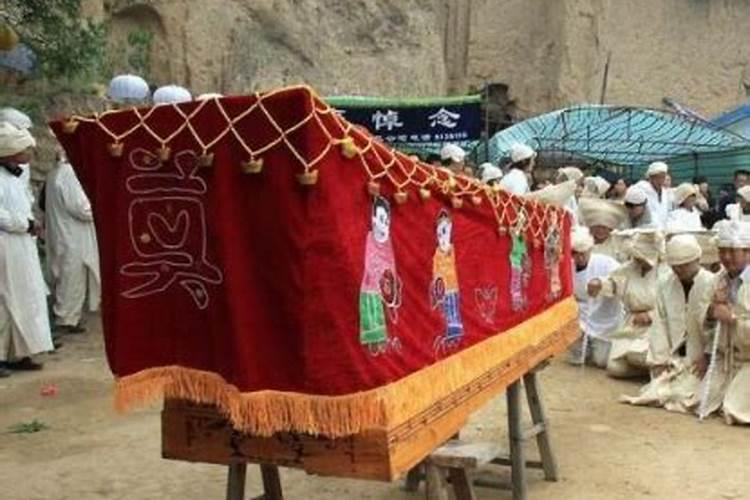 女士犯太岁佩戴什么好
