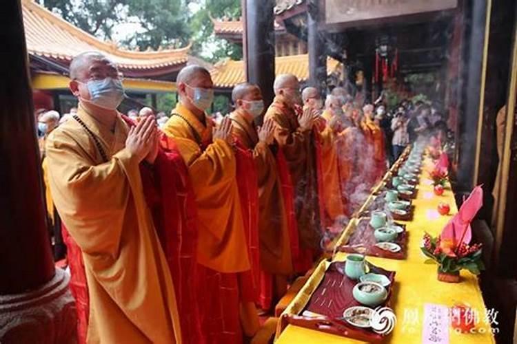 梦见一家人为已故老人过寿的预兆