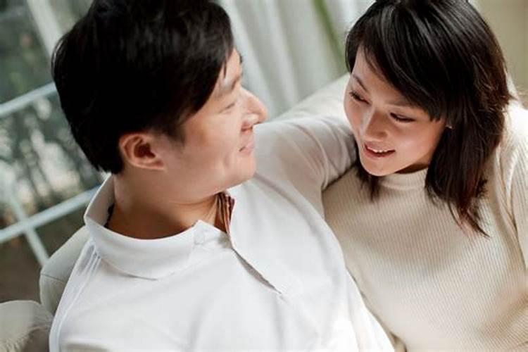 梦见看到老公亲热别的女人的预兆