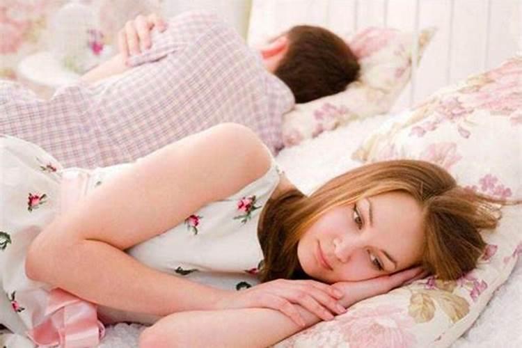 梦见女人主动投怀送抱 梦见女人主动投怀送抱什么意思