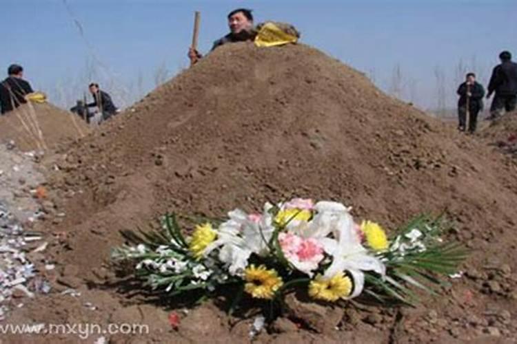 梦见母亲死了我大哭后又活了