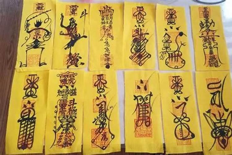 端午节习俗中,为了避邪,家家户户都悬挂谁的画像？