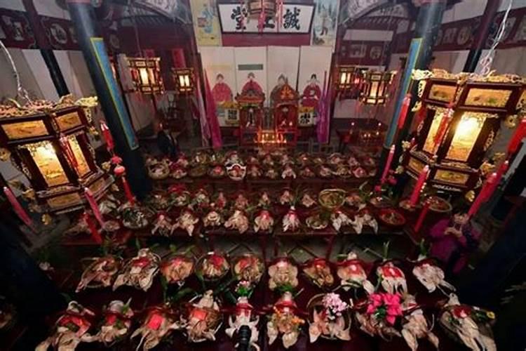 女人梦见上坟有预兆