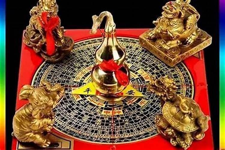 八字不合拆姻缘一日不见如三秋快马加鞭狗在追偷得黄金断条腿打一...