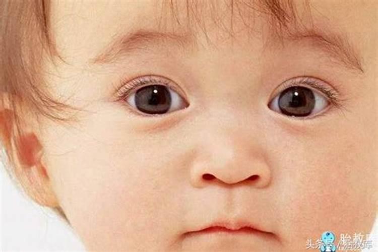 今晚做了个梦 梦到自己在被窝里生了个儿子 头大双眼皮是啥意思啊？