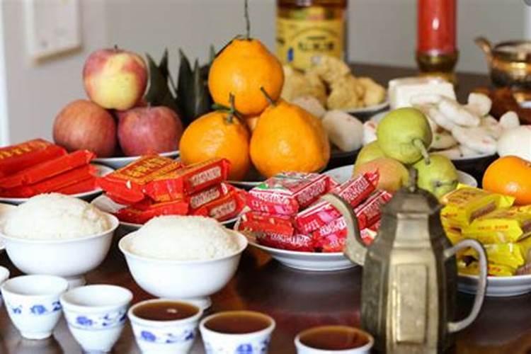 听说老人去世不足一年,7月15不能去墓地烧纸,是所谓的不能烧“节令纸...