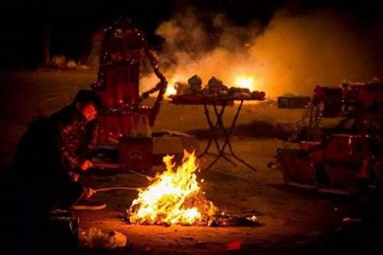 七月十五祭祀亲人的规矩