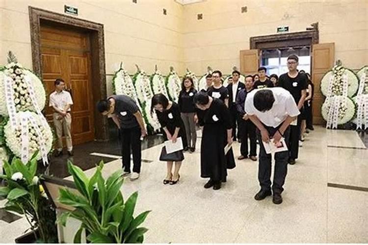 梦到亲人死了参加葬礼是什么征兆