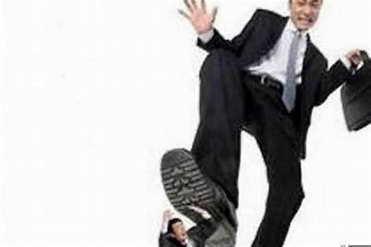 梦见同学死了死的很惨的预兆