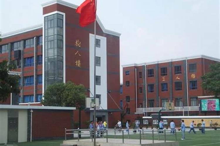 梦见自己在上学是什么意思 梦见自己在上学有什么预兆