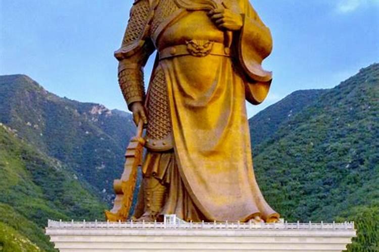 梦见坟边挖小葱什么意思？