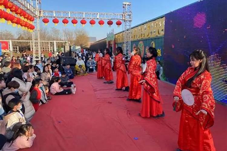 只有除了节日才可以到亲人坟墓烧纸吗？