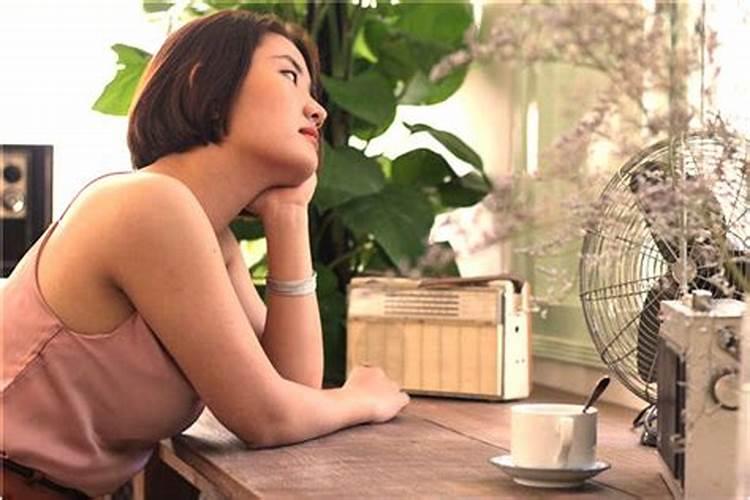 梦见被白色衣服的女人拖走的预兆