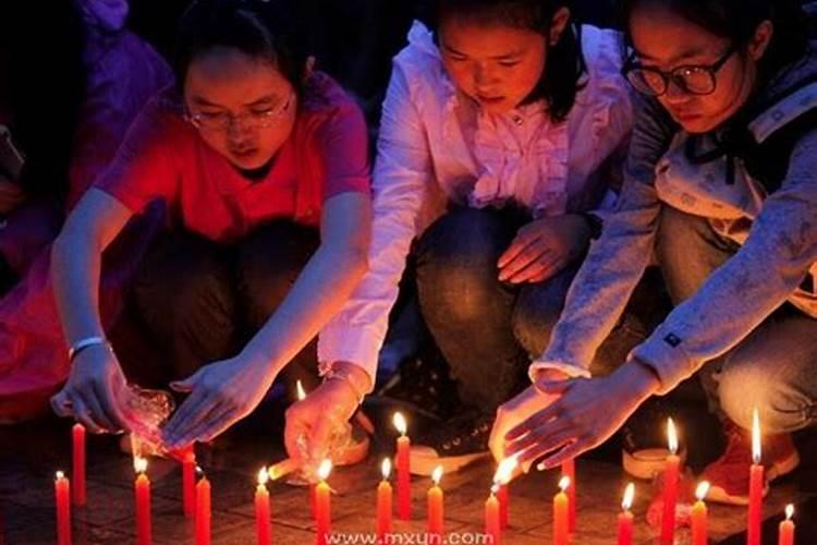 梦见去祭拜死去的亲人是什么意思