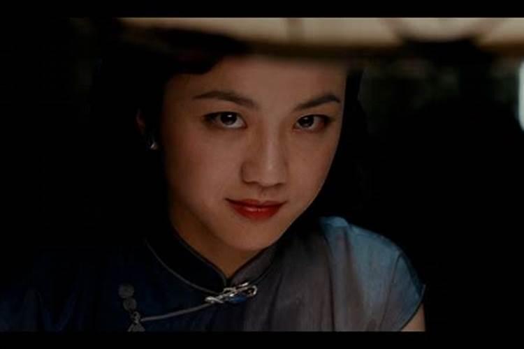 从八字里怎么看长相像妈妈还是像爸爸？