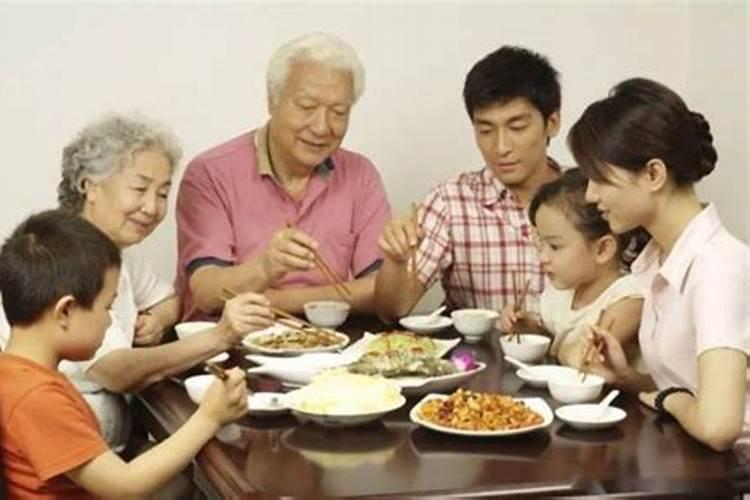 上夜班路上碰到道士做法好不好？