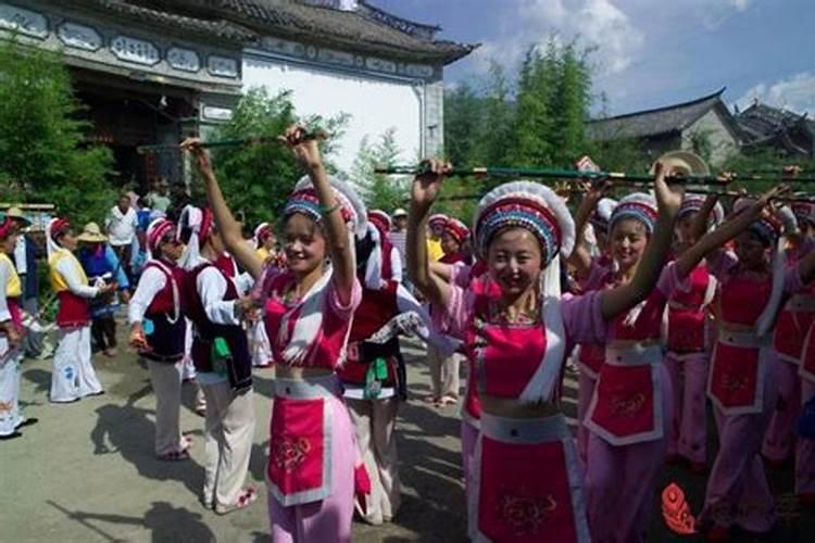 五十六个民族的特殊风俗习惯(不少于三条)白族的风俗习惯？