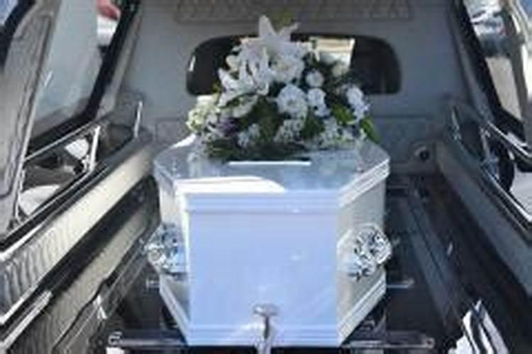梦见不联系的朋友死了的预兆