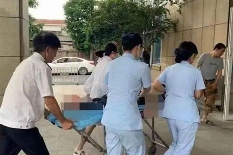 属虎女本命年戴什么好,黄水晶/红绳
