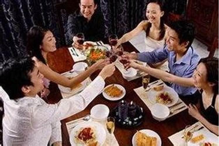 梦见情人请吃饭