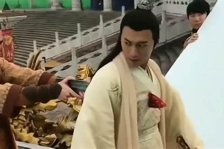 如何对付背后阴你的人(教你对付阴险的小人)