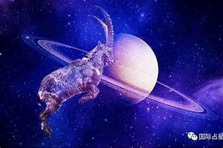 梦见去看自己的坟地和奶奶的在一起