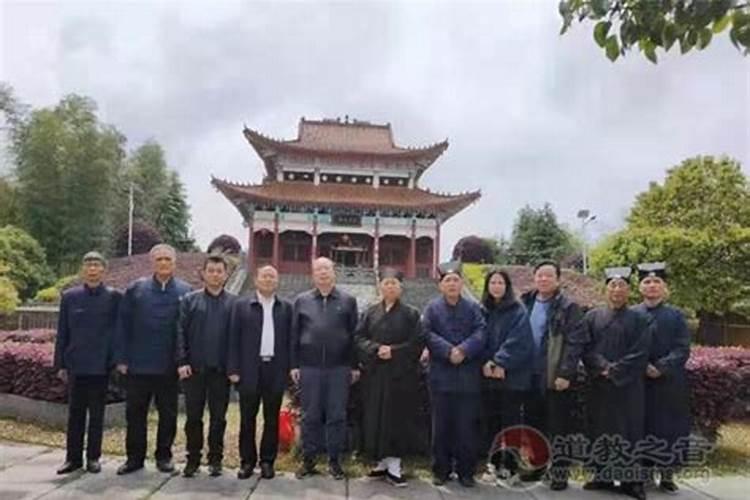 八字看多大结婚,生辰八字算多少岁结婚？