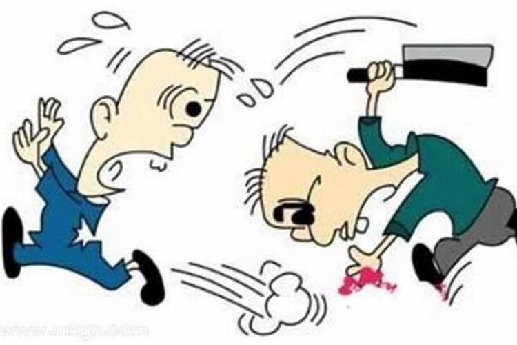 梦见自己被别人拿刀砍是什么意思？