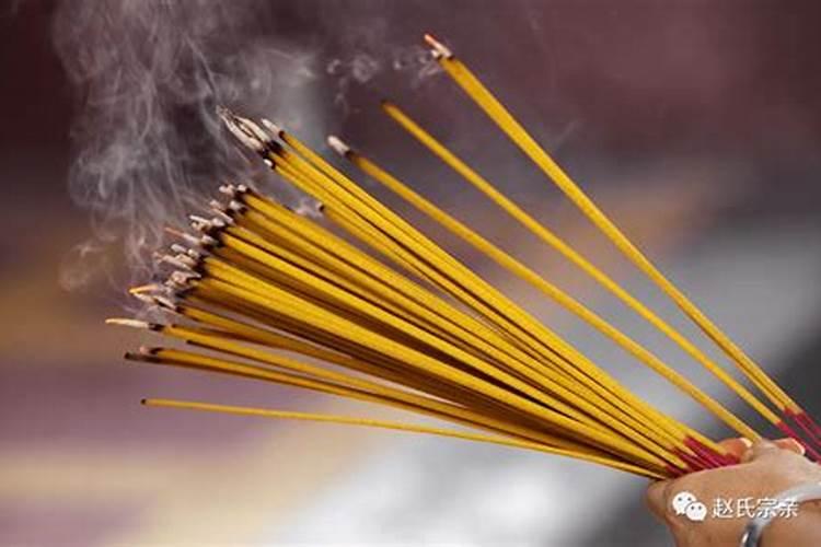 阴历十月一烧纸应提前一天去还是当天烧好？