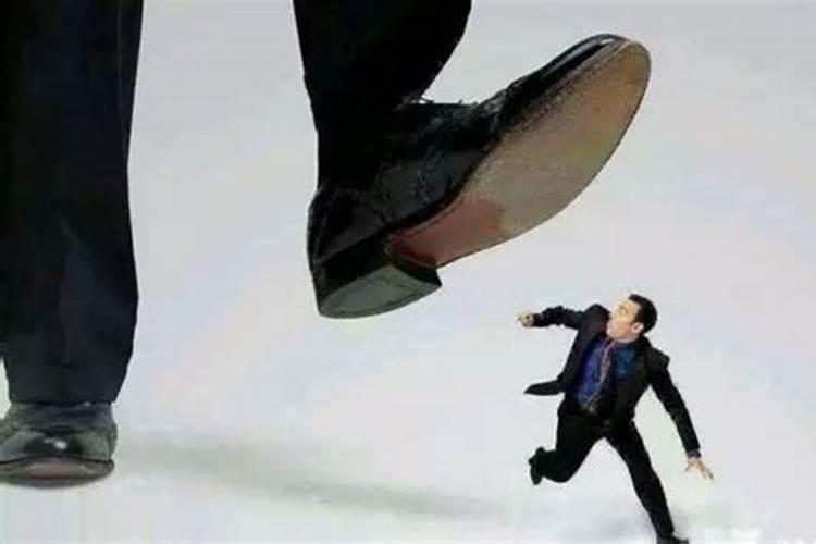 用什么压小人翻不了身,最厉害的压小人方法