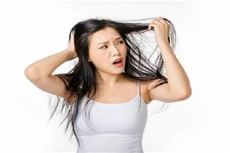 梦见过世老人摔跤