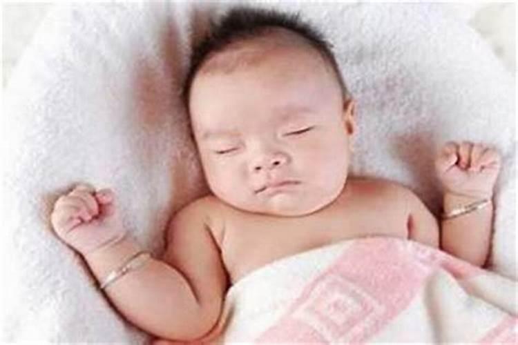 在国外出生的孩子生辰八字按谁的时间计算？谢谢大师