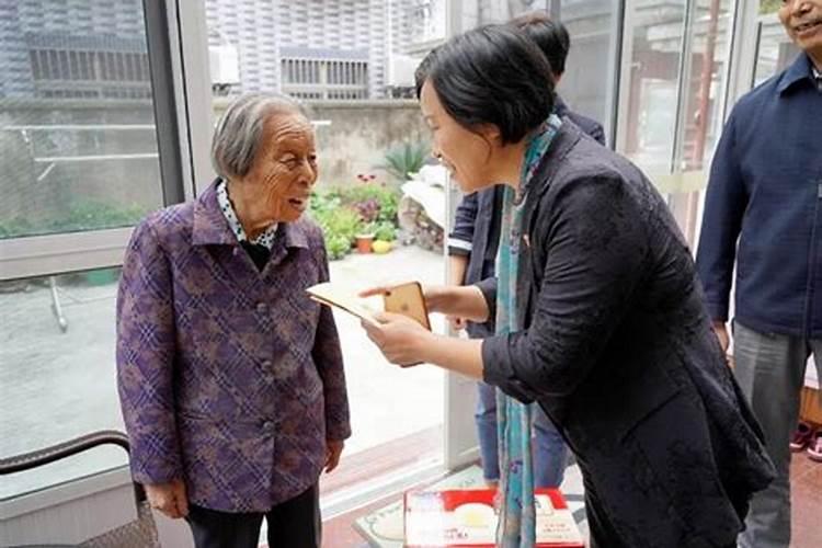 梦见从马背上摔下来