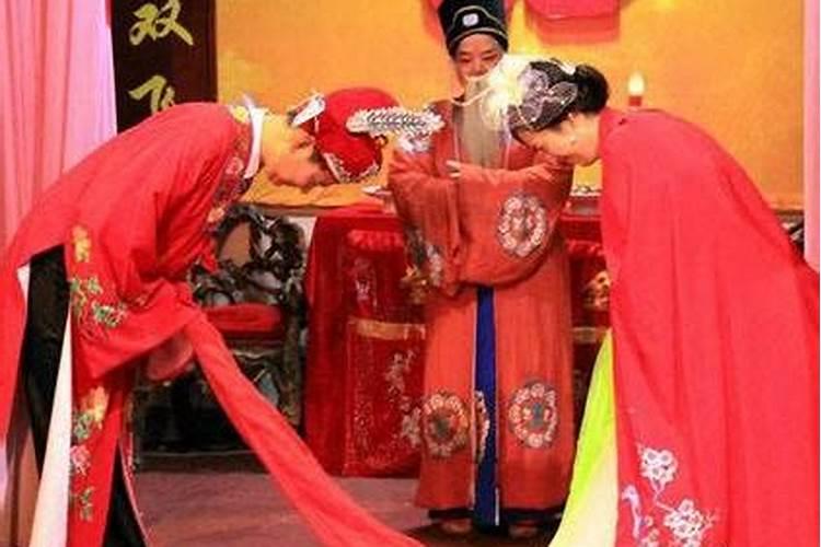 男女结婚前,为什么要找算命师傅看八字合婚？